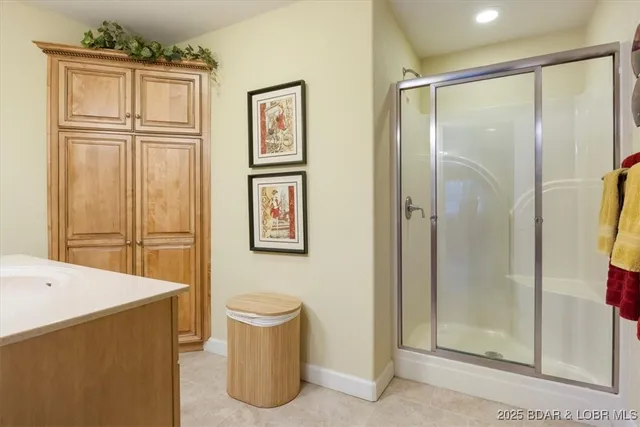 $925,000 | 135 Windy Cove, Roach, MO 65787