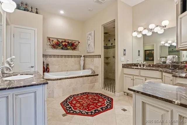 $925,000 | 135 Windy Cove, Roach, MO 65787