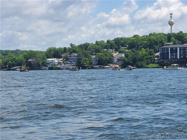 $925,000 | 135 Windy Cove, Roach, MO 65787