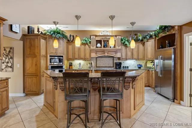 $925,000 | 135 Windy Cove, Roach, MO 65787