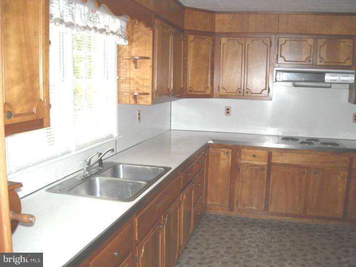 722 Creek Road Kennett Square, PA 19348 - Photo 2 of 14 Kitchen