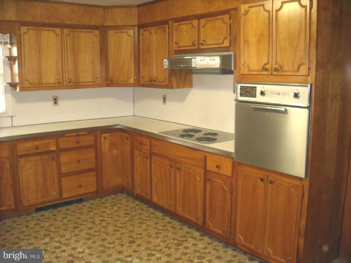 722 Creek Road Kennett Square, PA 19348 - Photo 12 of 14 Kitchen