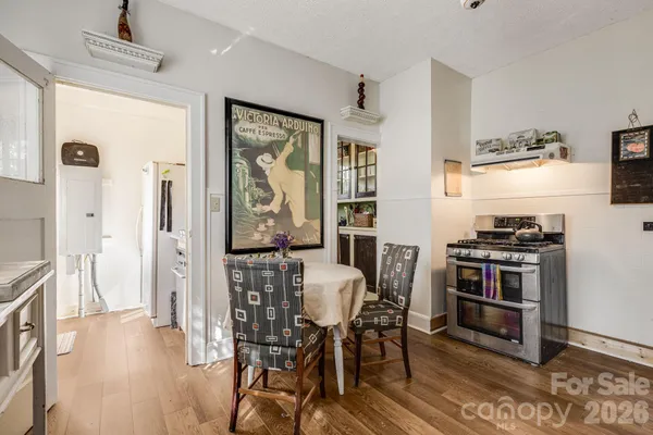 $823,900 | 29 Walnut Street, Hot Springs, NC 28743