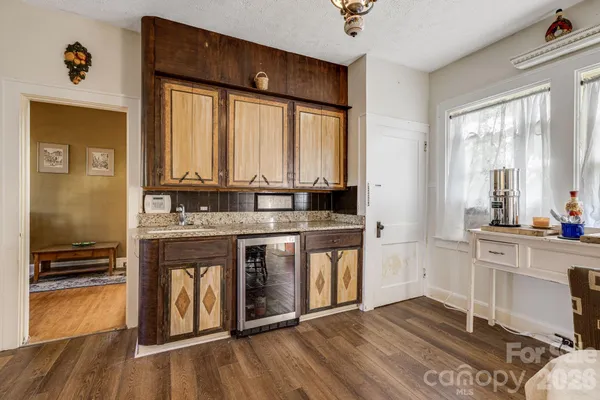 $823,900 | 29 Walnut Street, Hot Springs, NC 28743