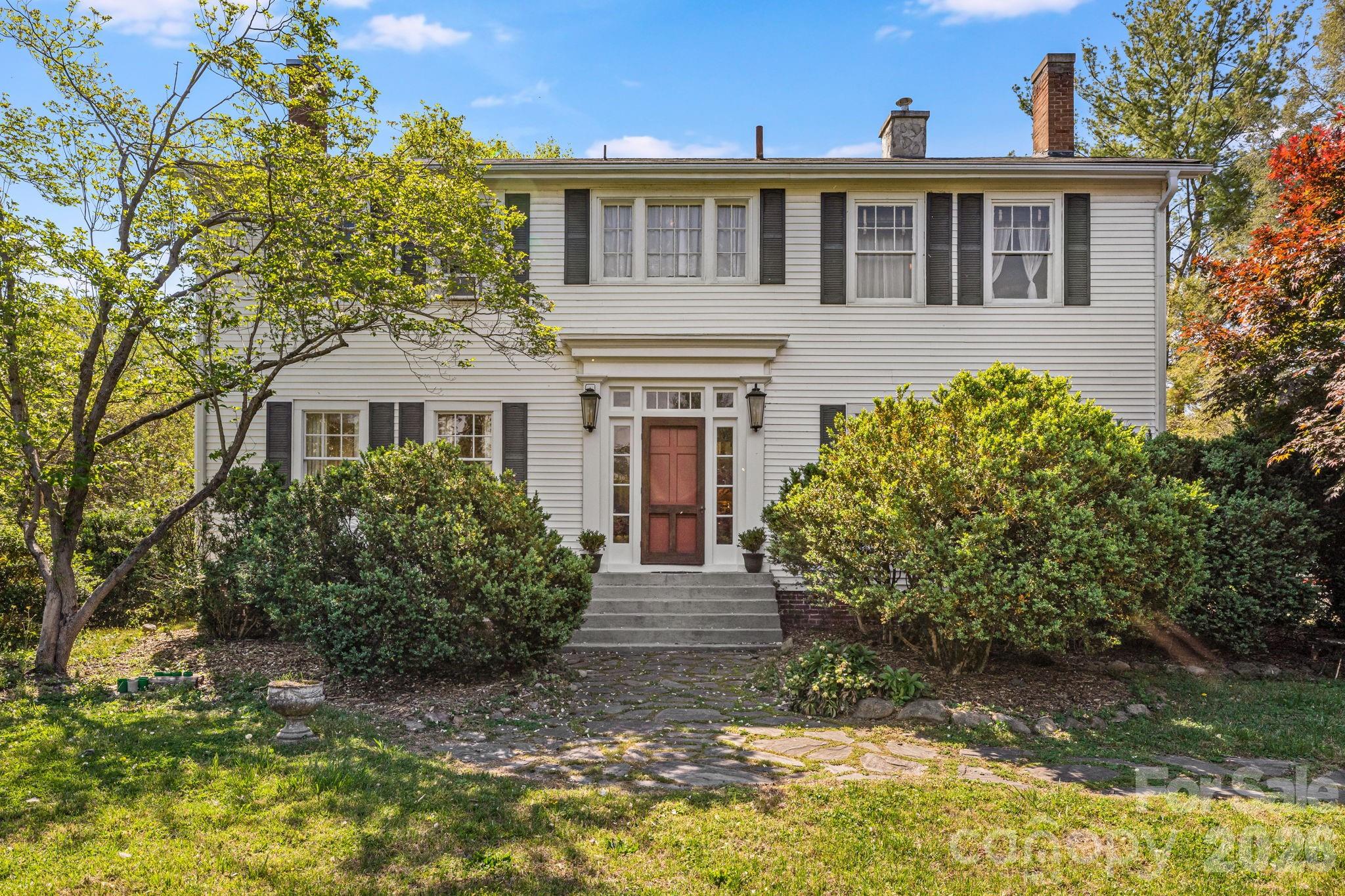 29 Walnut Street Hot Springs, NC 28743 - Photo 2 of 43