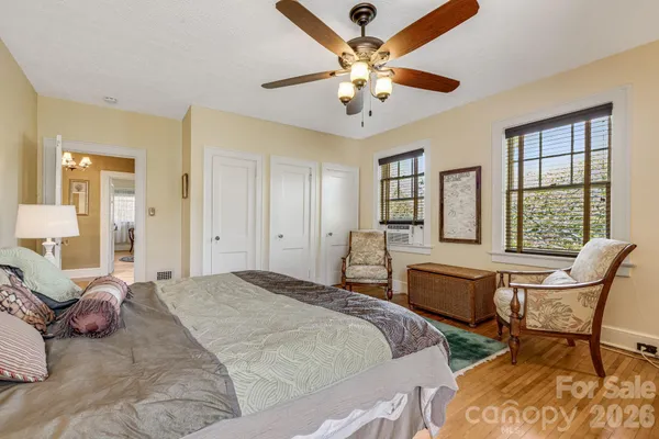 $823,900 | 29 Walnut Street, Hot Springs, NC 28743
