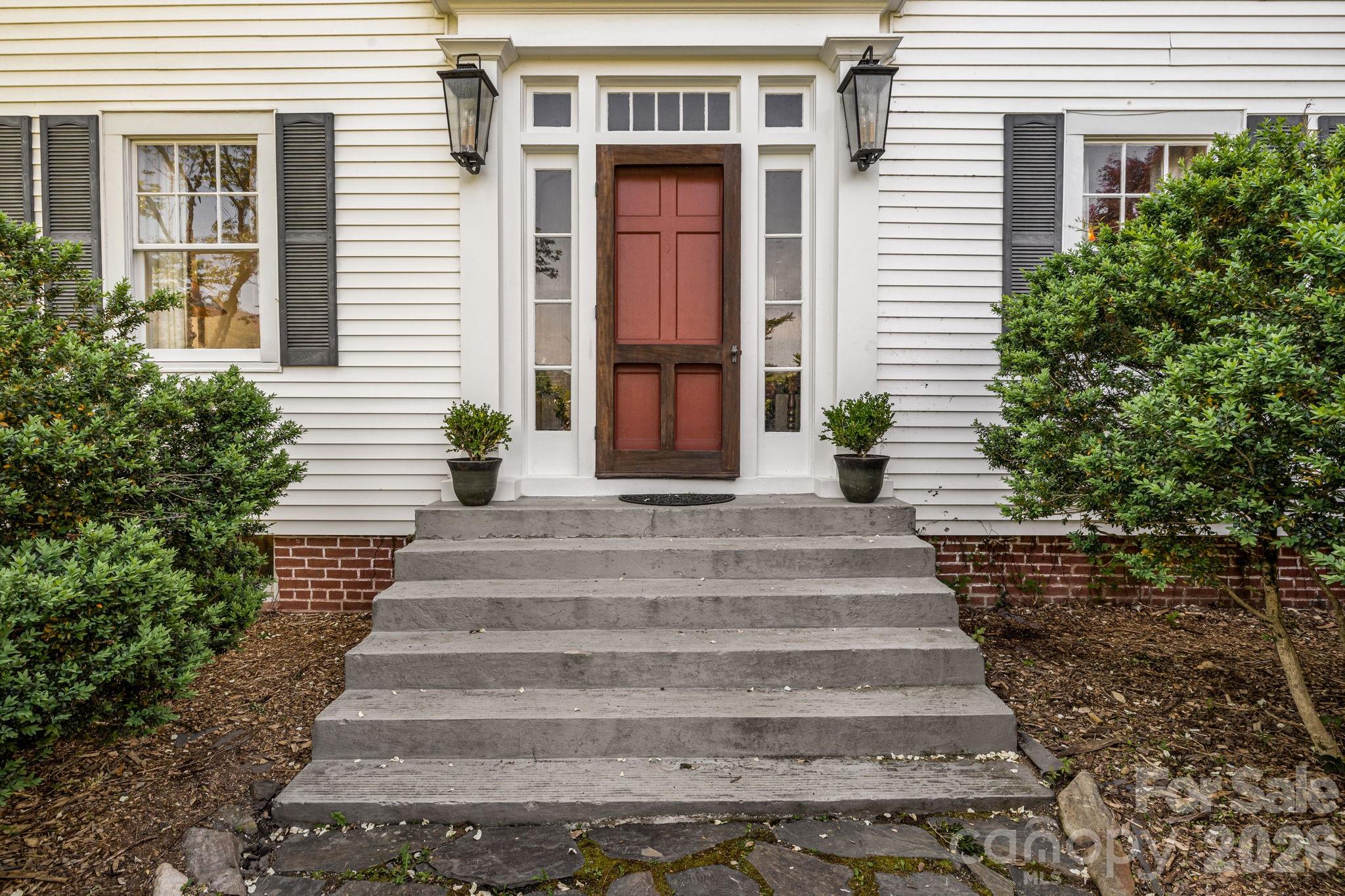 29 Walnut Street Hot Springs, NC 28743 - Photo 3 of 43