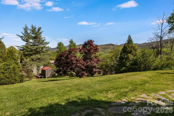 $823,900 | 29 Walnut Street, Hot Springs, NC 28743
