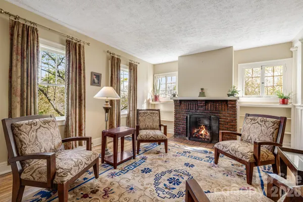 $823,900 | 29 Walnut Street, Hot Springs, NC 28743