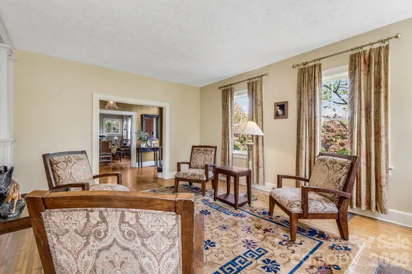 $823,900 | 29 Walnut Street, Hot Springs, NC 28743