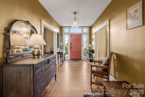 $823,900 | 29 Walnut Street, Hot Springs, NC 28743