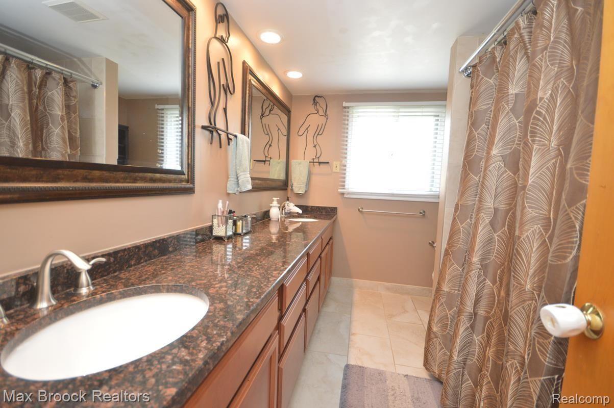 11449 Racine Road Warren, MI 48093 - Photo 16 of 26 DSC_0296.jpg