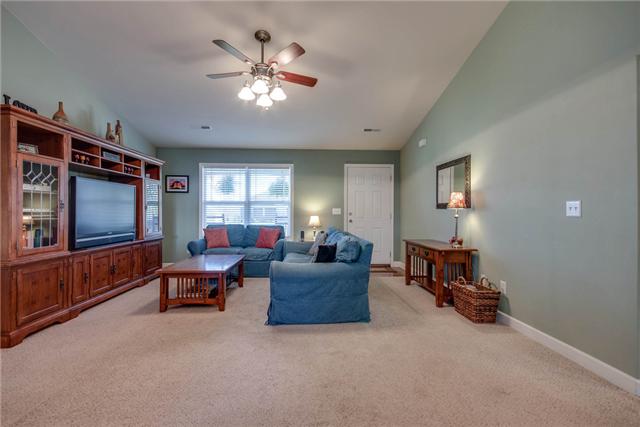 1046 Hummingbird Lane Spring Hill, TN 37174 - Photo 4 of 17 Gallery Image 4