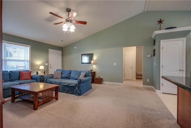 1046 Hummingbird Lane Spring Hill, TN 37174 - Photo 5 of 17 Gallery Image 5