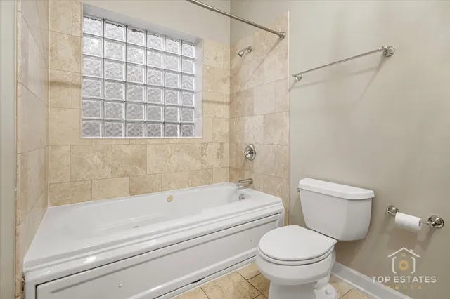 $869,000 | 3749 North Ashland Avenue, Unit 3S, Chicago, IL 60613