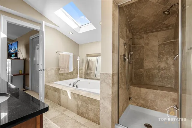 $869,000 | 3749 North Ashland Avenue, Unit 3S, Chicago, IL 60613