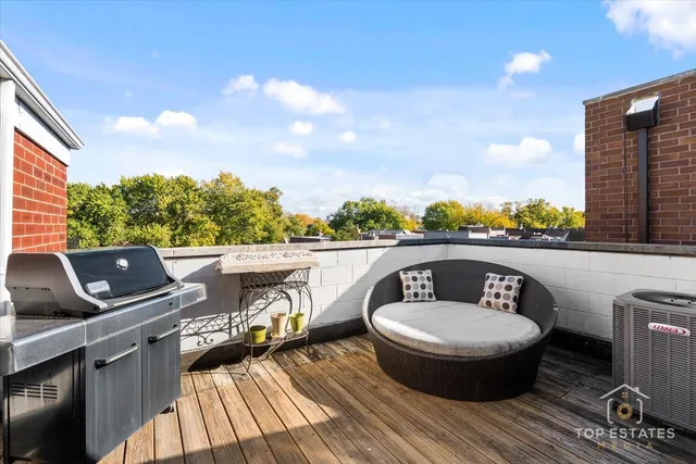 $869,000 | 3749 North Ashland Avenue, Unit 3S, Chicago, IL 60613