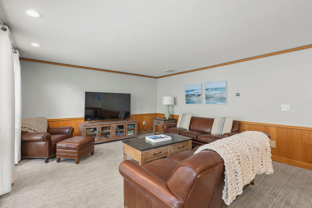 566 Shore Road Pocasset, MA 02559 - Photo 13 of 74 IMG_1198
