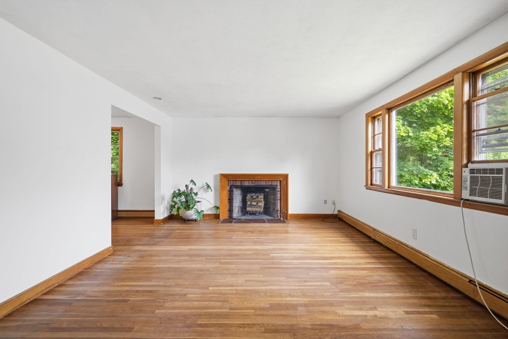 84 Oak Street Winchester, MA 01890 - Photo 5 of 38