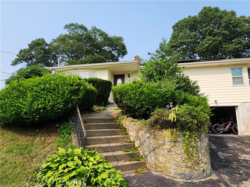 33 Pilla Drive Warwick, RI 02886 - Photo 4 of 32