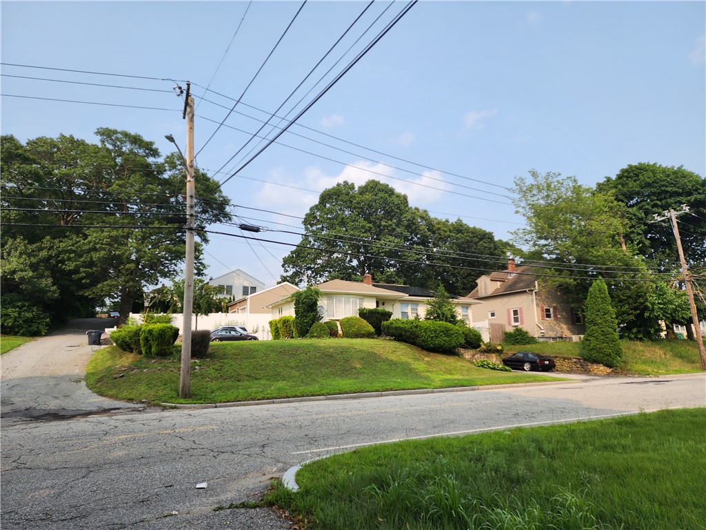 33 Pilla Drive Warwick, RI 02886 - Photo 6 of 32