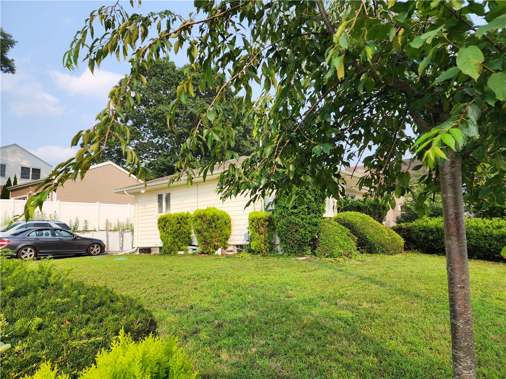 33 Pilla Drive Warwick, RI 02886 - Photo 8 of 32