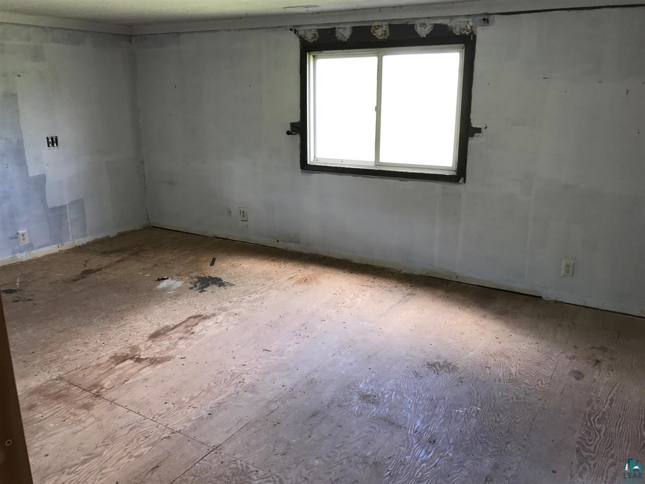 7039 County Rd A Superior, WI 54880 - Photo 13 of 22