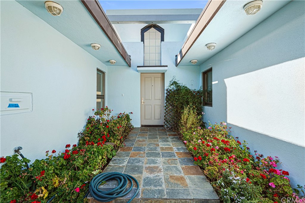 95 Hiller Drive Oakland, CA 94618 - Photo 12 of 58 Front door entry into home