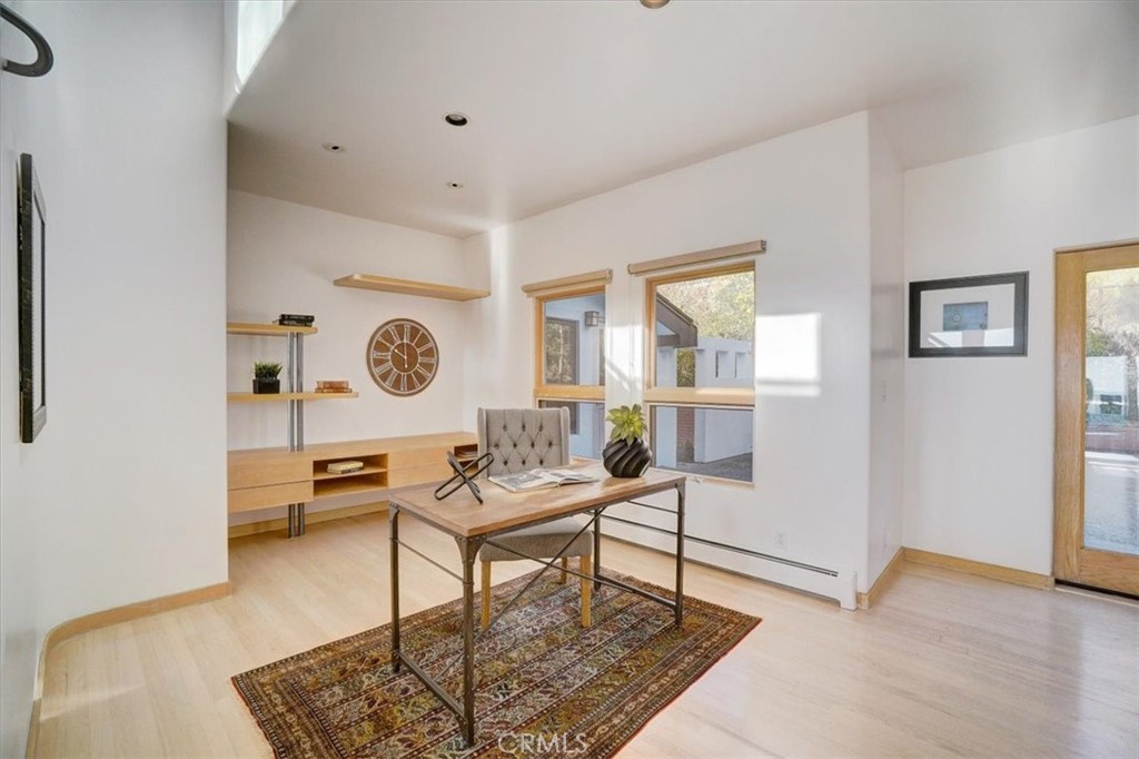 95 Hiller Drive Oakland, CA 94618 - Photo 18 of 58 Sitting room 1st floor