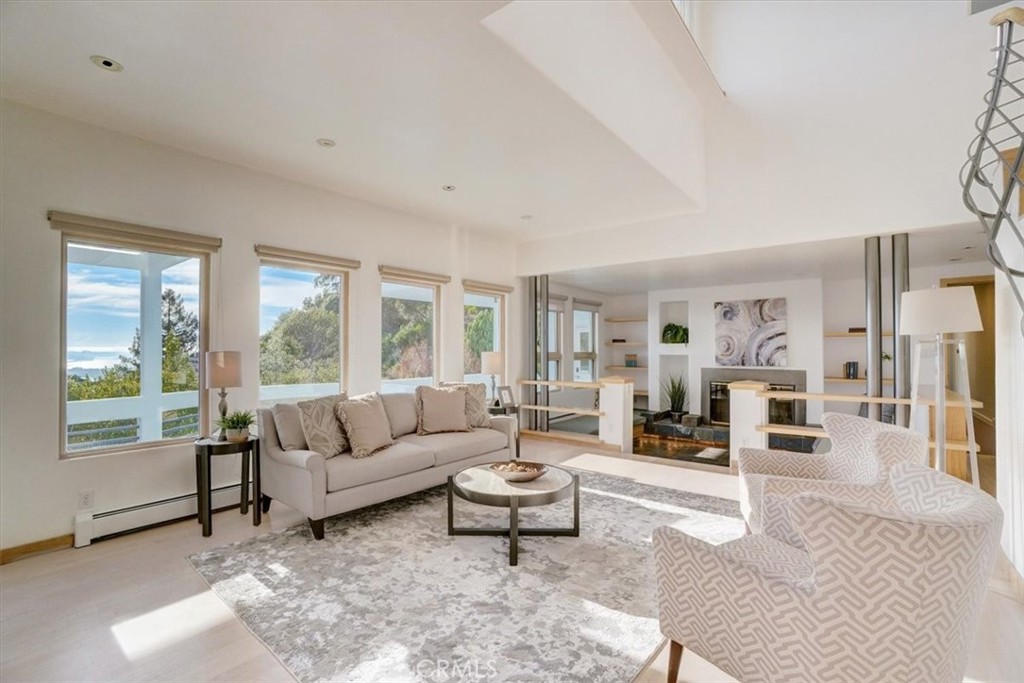 95 Hiller Drive Oakland, CA 94618 - Photo 21 of 58 Family room 1st floor