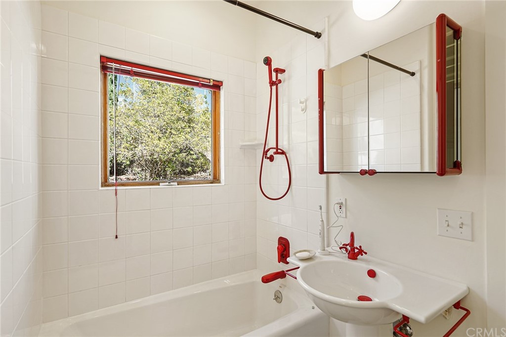 95 Hiller Drive Oakland, CA 94618 - Photo 30 of 58 Full bath #3 in back house. Jack and Jill bathroom adjacent to bedrooms #2 and #3