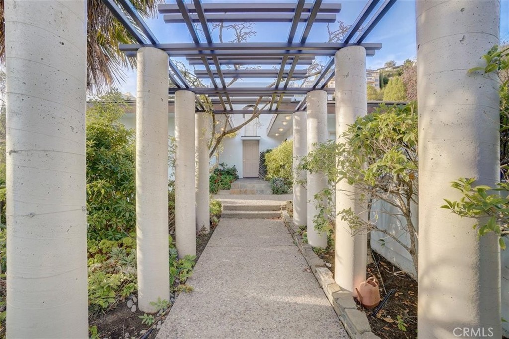 95 Hiller Drive Oakland, CA 94618 - Photo 45 of 58 Ground level entry with room for 3+ cars