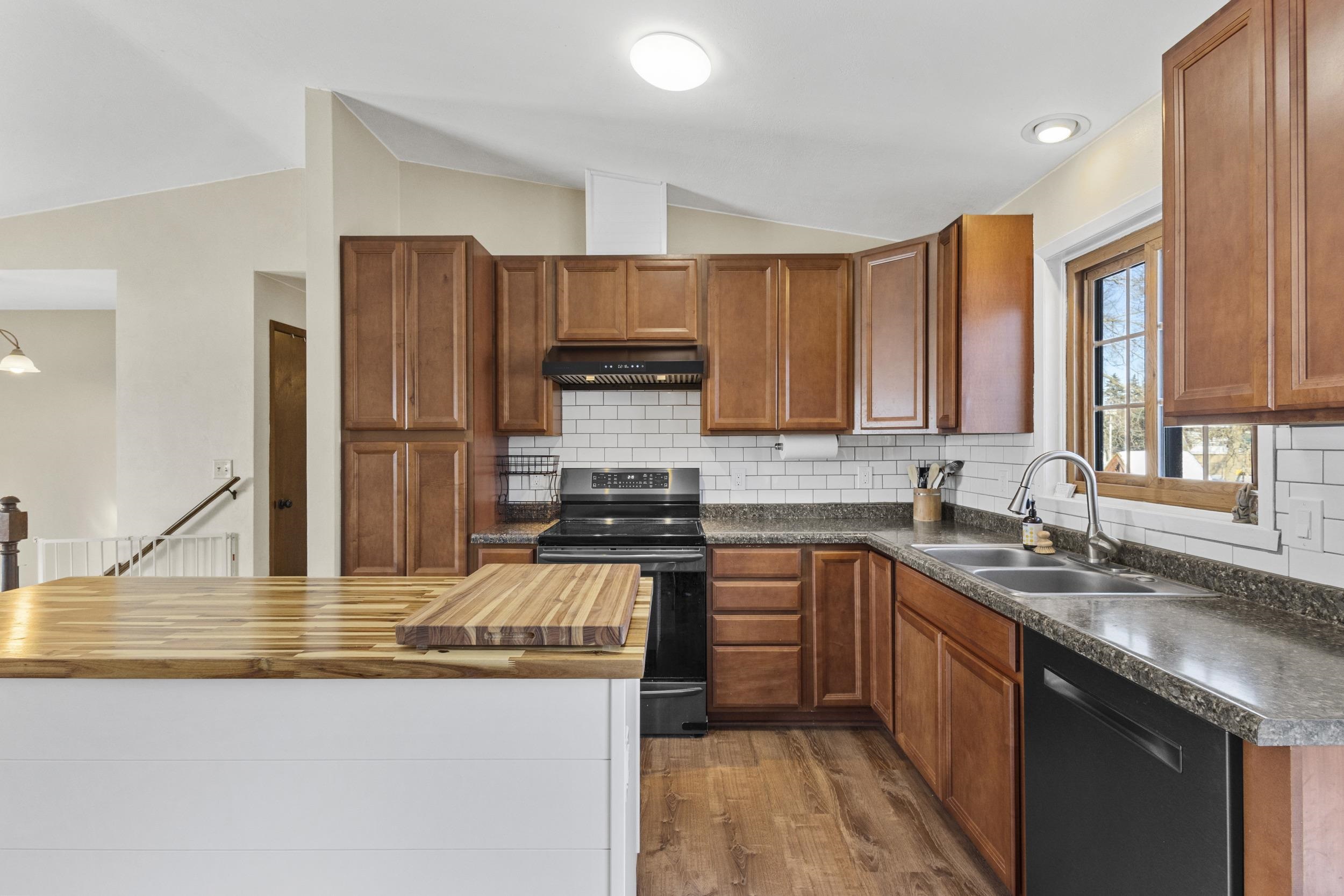 1259 Bartlein Court Menasha, WI 54952 - Photo 14 of 43