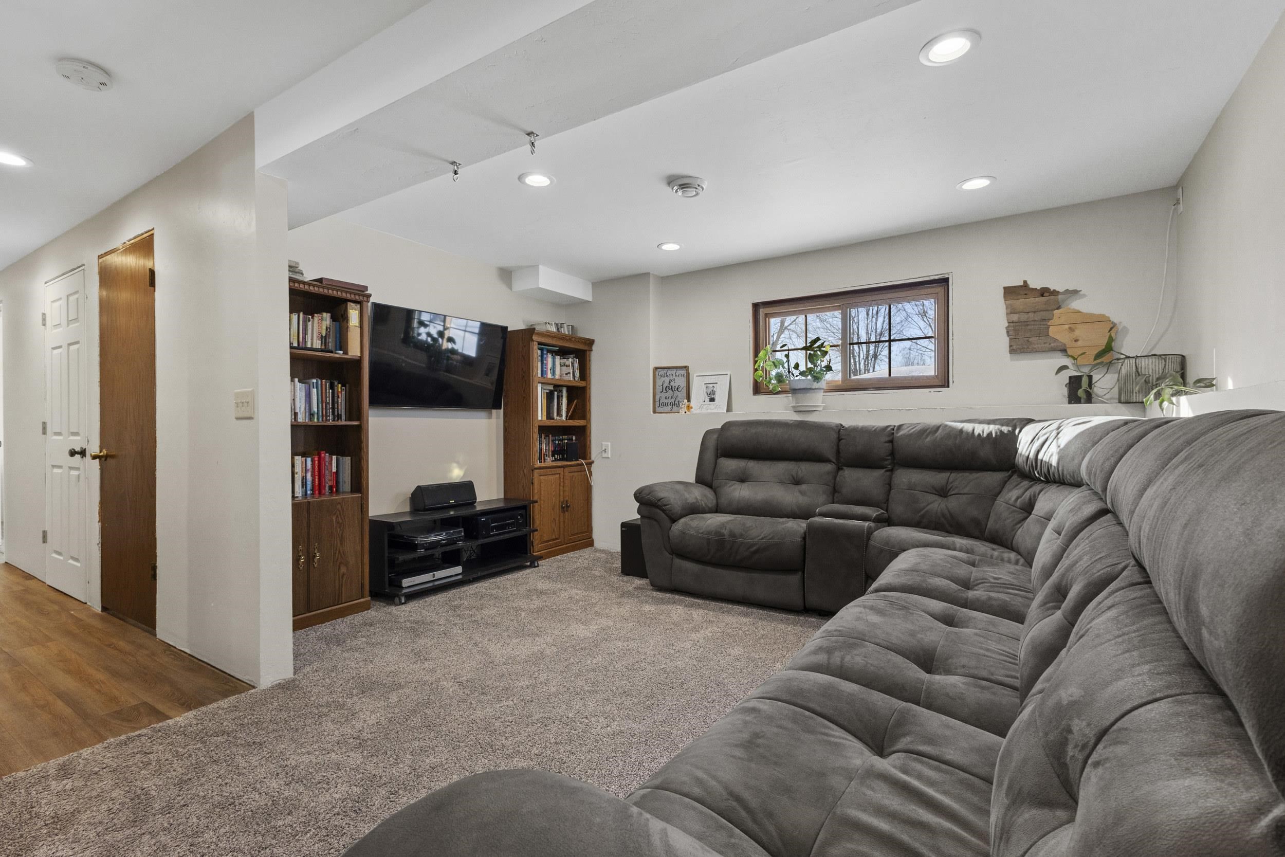 1259 Bartlein Court Menasha, WI 54952 - Photo 25 of 43