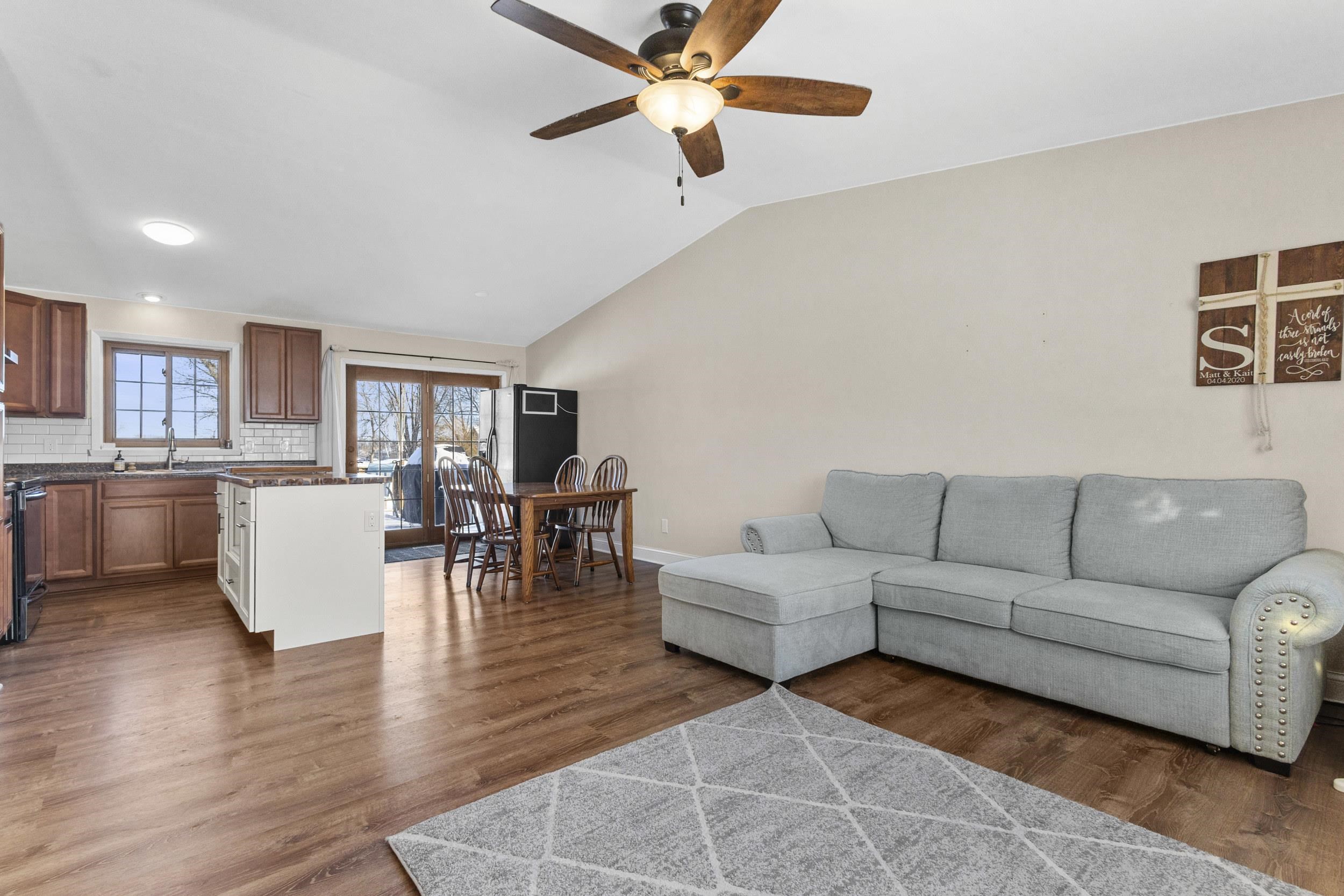 1259 Bartlein Court Menasha, WI 54952 - Photo 9 of 43