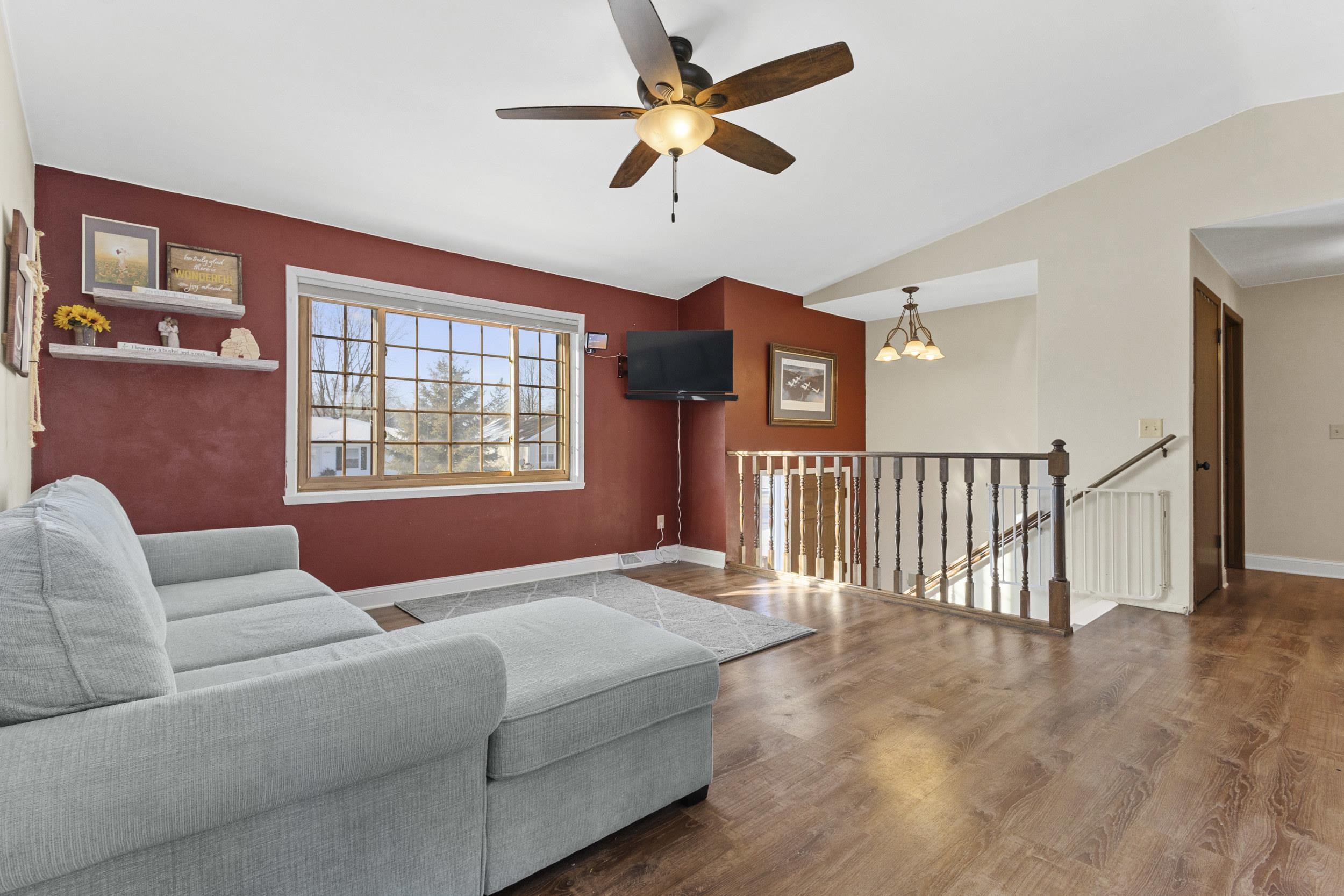 1259 Bartlein Court Menasha, WI 54952 - Photo 10 of 43