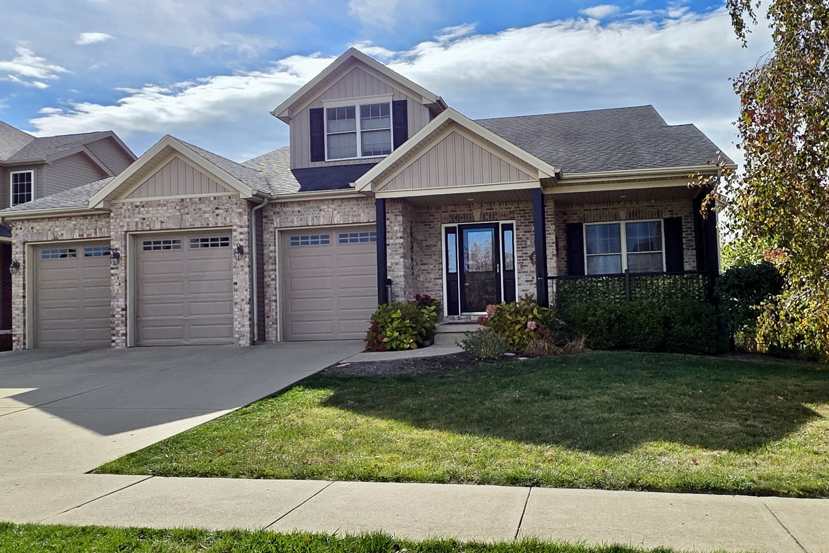 5101 Londonderry Road Bloomington, IL 61705 - Photo 1 of 32 Gallery Image 1