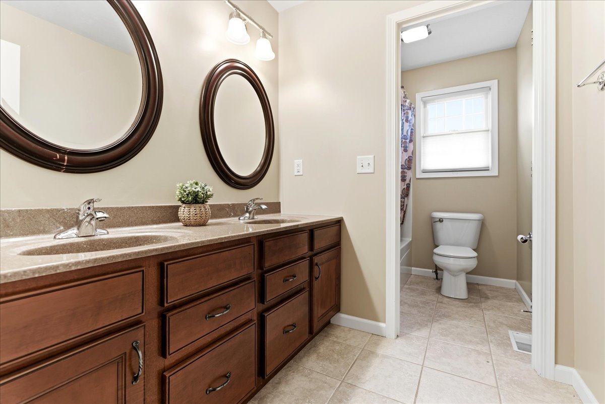 5101 Londonderry Road Bloomington, IL 61705 - Photo 22 of 32 Gallery Image 22