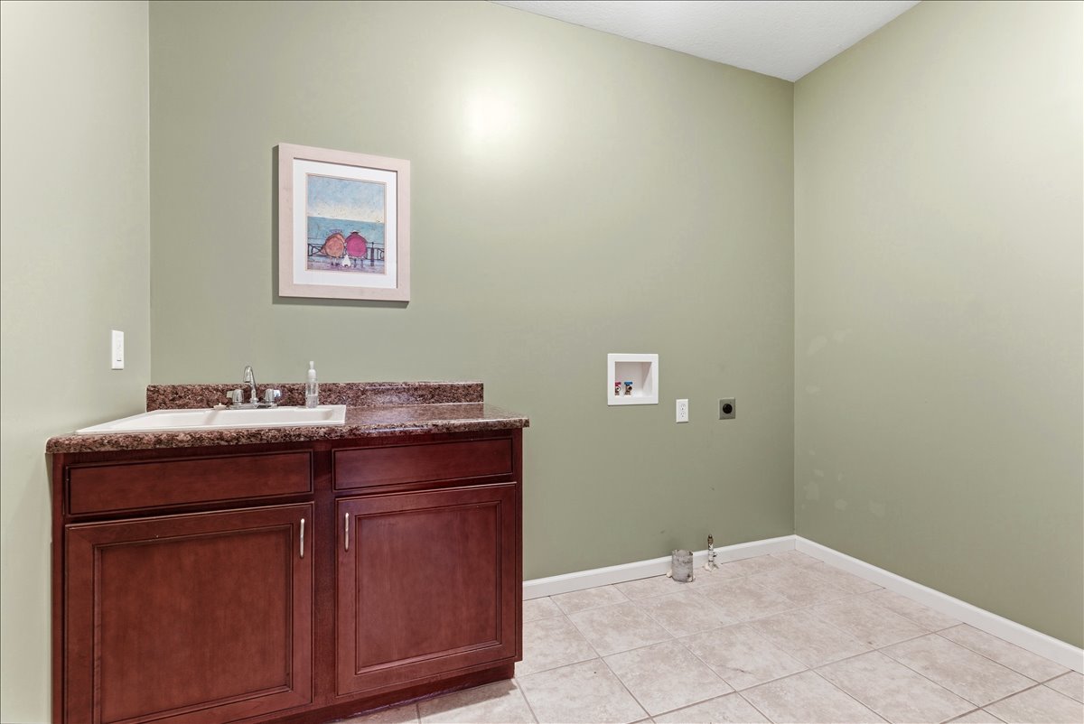 5101 Londonderry Road Bloomington, IL 61705 - Photo 27 of 32 Gallery Image 27