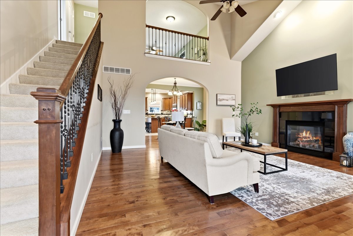 5101 Londonderry Road Bloomington, IL 61705 - Photo 4 of 32 Gallery Image 4