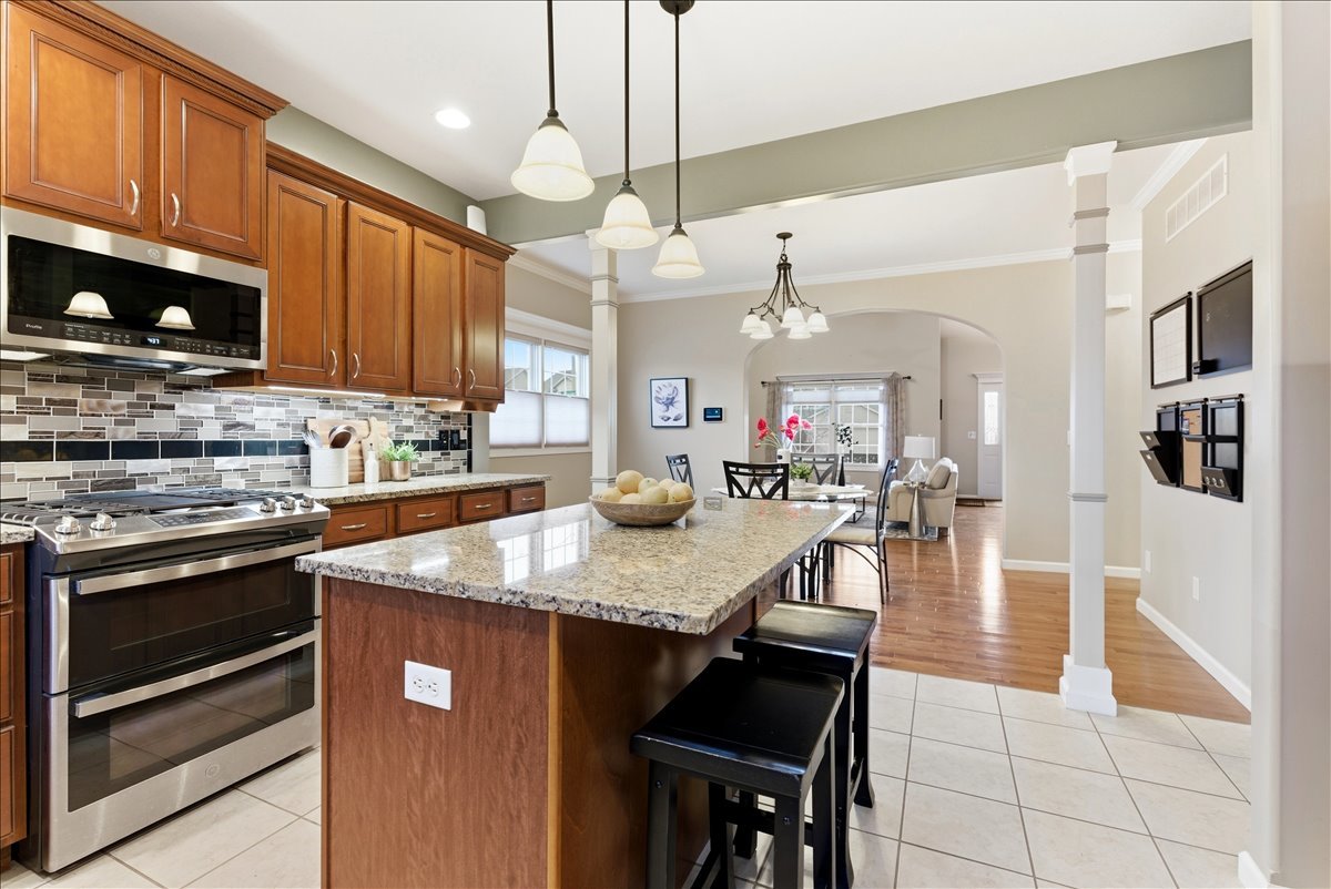 5101 Londonderry Road Bloomington, IL 61705 - Photo 8 of 32 Gallery Image 8