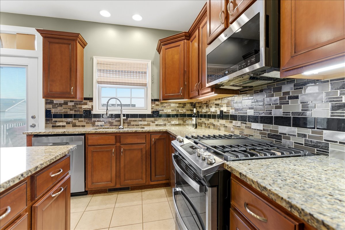 5101 Londonderry Road Bloomington, IL 61705 - Photo 10 of 32 Gallery Image 10