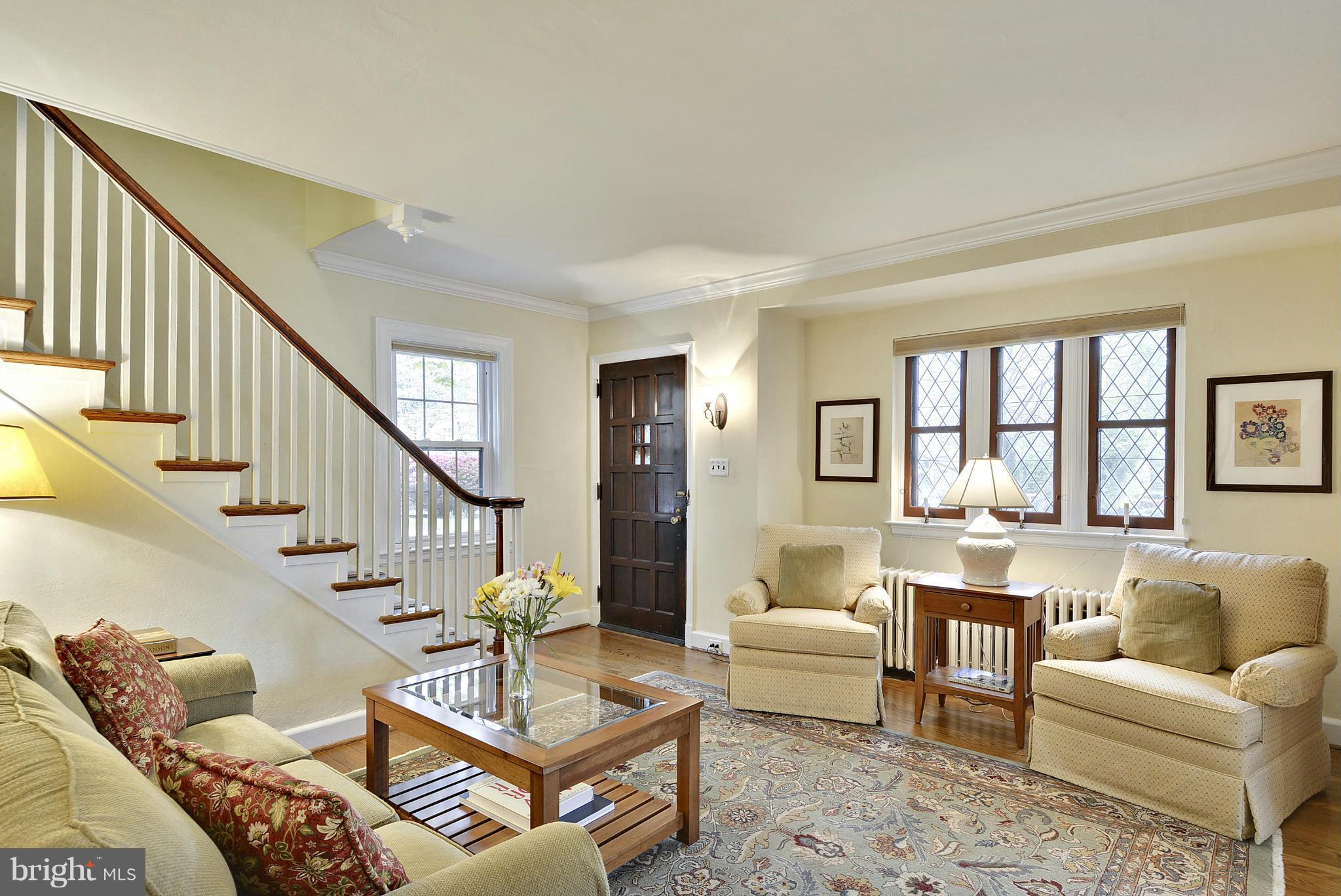 7113 Oxford Road Baltimore, MD 21212 - Photo 2 of 30 Living Room