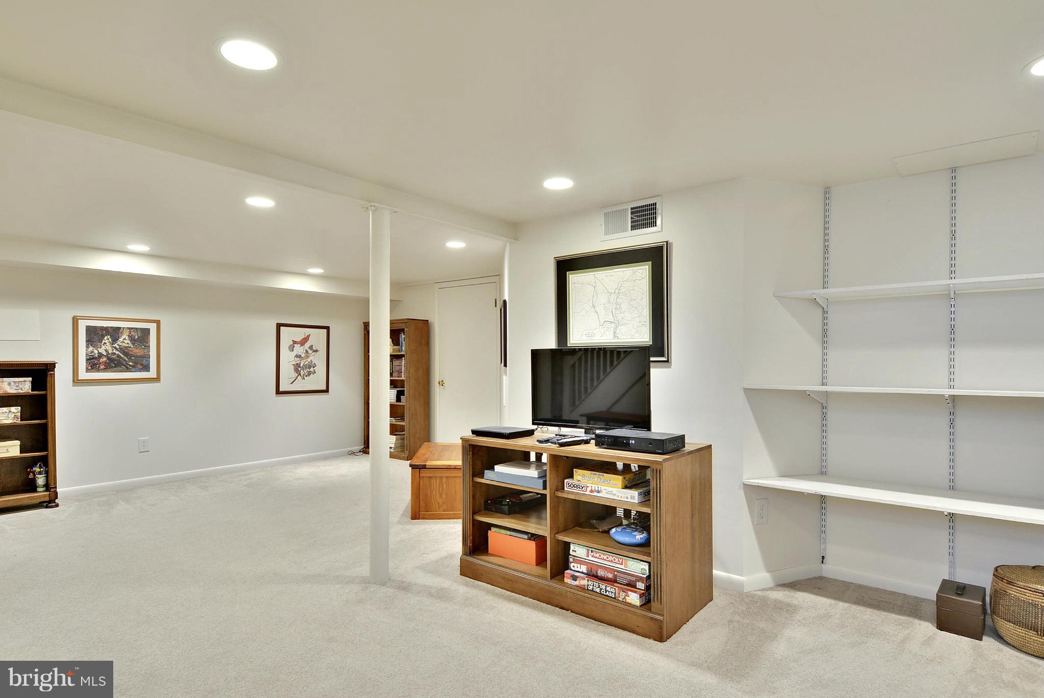 7113 Oxford Road Baltimore, MD 21212 - Photo 19 of 30 Rec room in lower