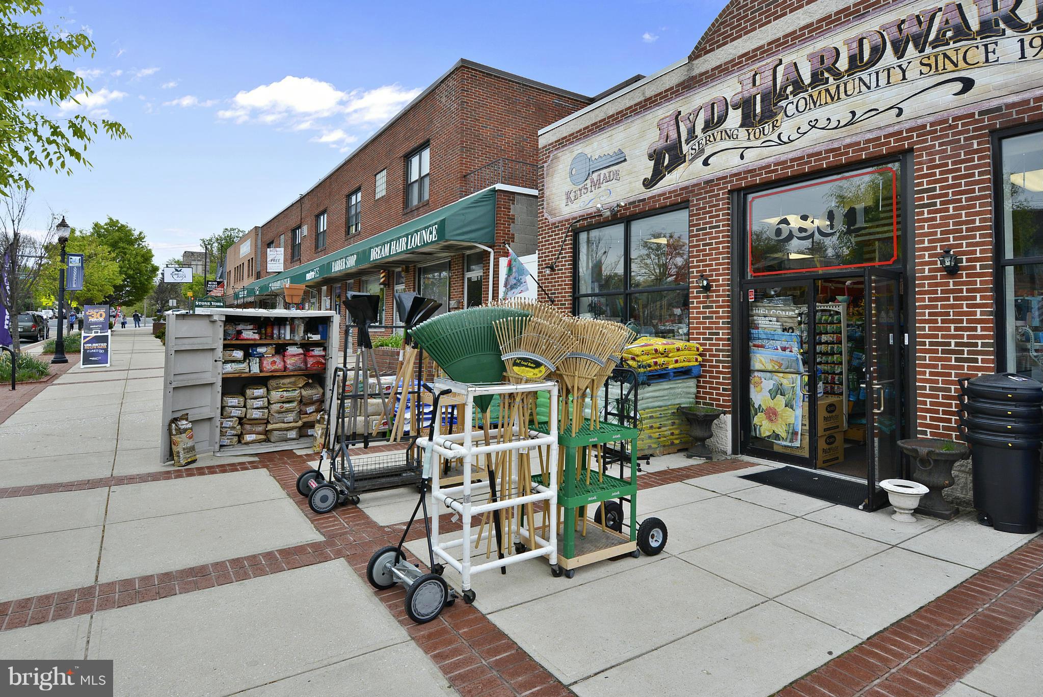 7113 Oxford Road Baltimore, MD 21212 - Photo 22 of 30 Community shops