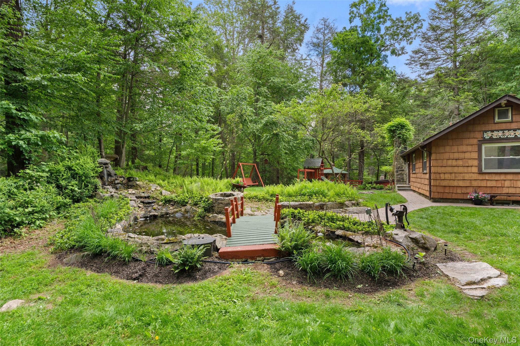 25 Cabin Ridge Road Chappaqua, NY 10514 - Photo 25 of 39