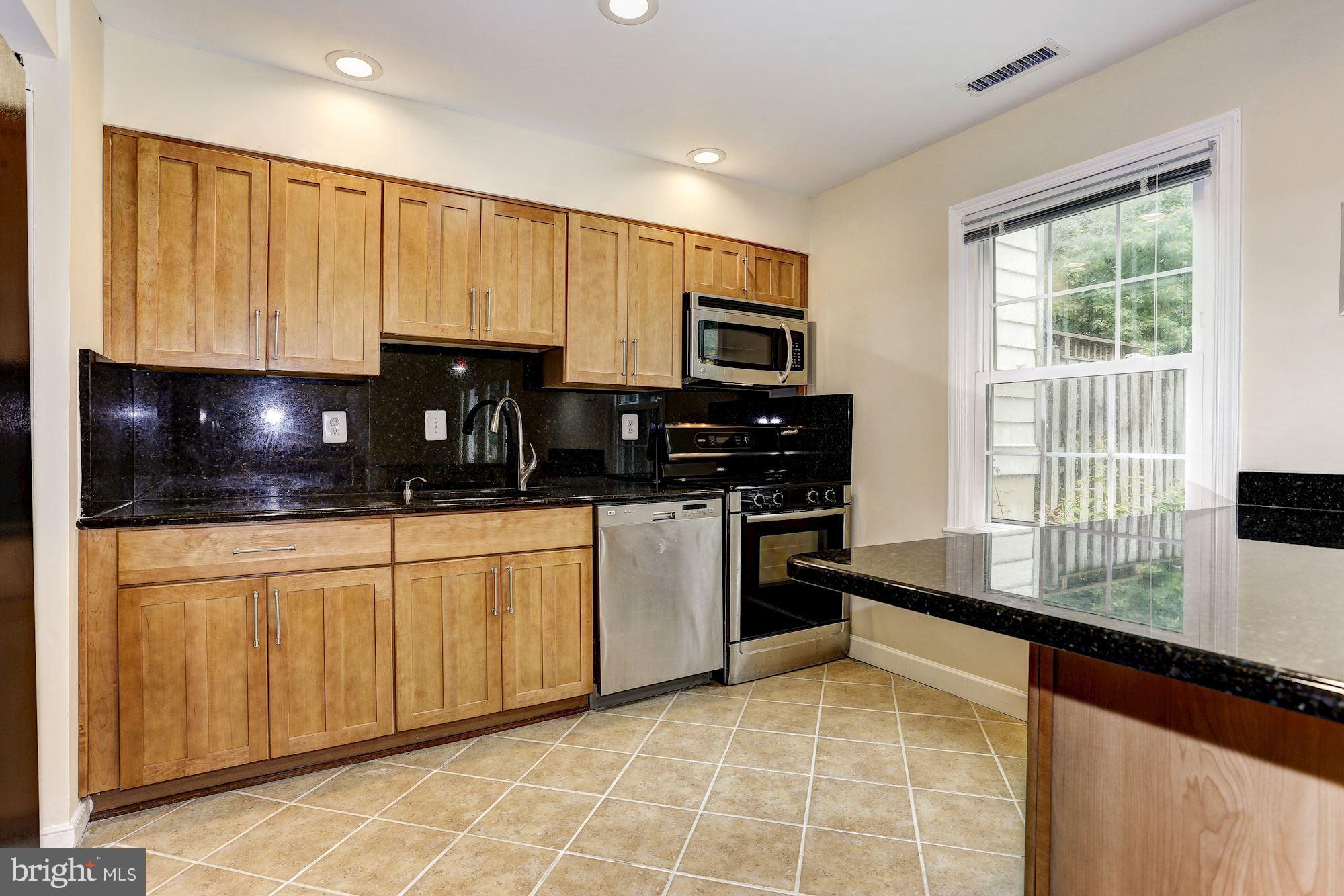 5977 Grand Banks Road Columbia, MD 21044 - Photo 6 of 23 Kitchen