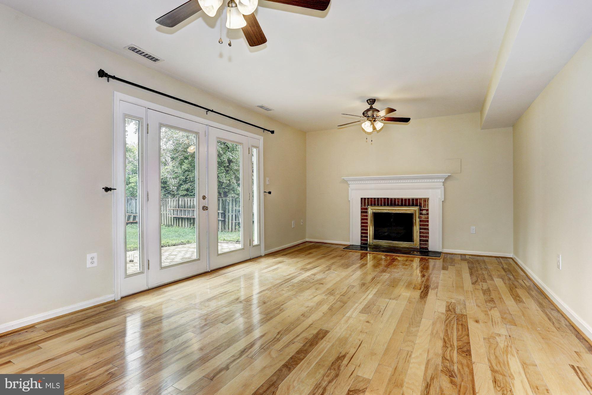 5977 Grand Banks Road Columbia, MD 21044 - Photo 10 of 23 Family Room