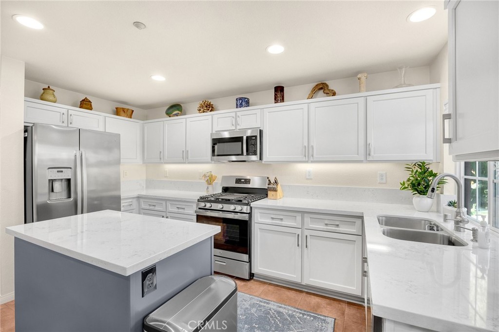 3607 Falcon Way Brea, CA 92823 - Photo 4 of 22