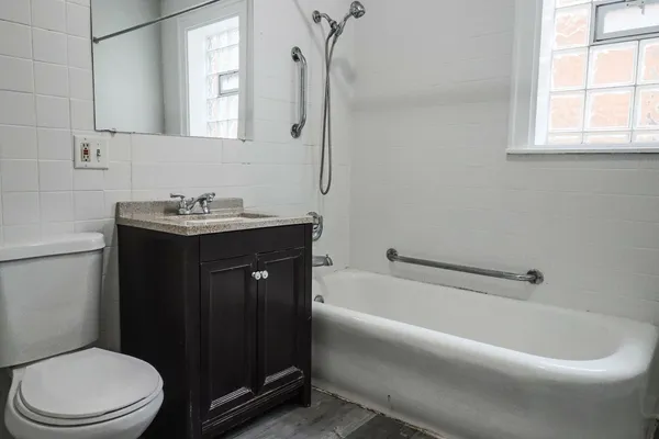 $1,650 | 6633 South Campbell Avenue, Unit 1, Chicago, IL 60629
